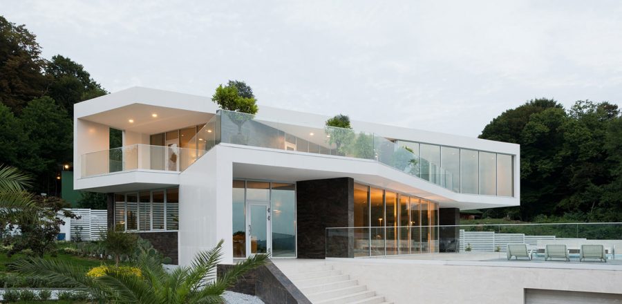 Dazzling house in Austin, Texas lets the family enjoy an indoor ... Dazzling house in Austin, Texas lets the family enjoy an indoor ...