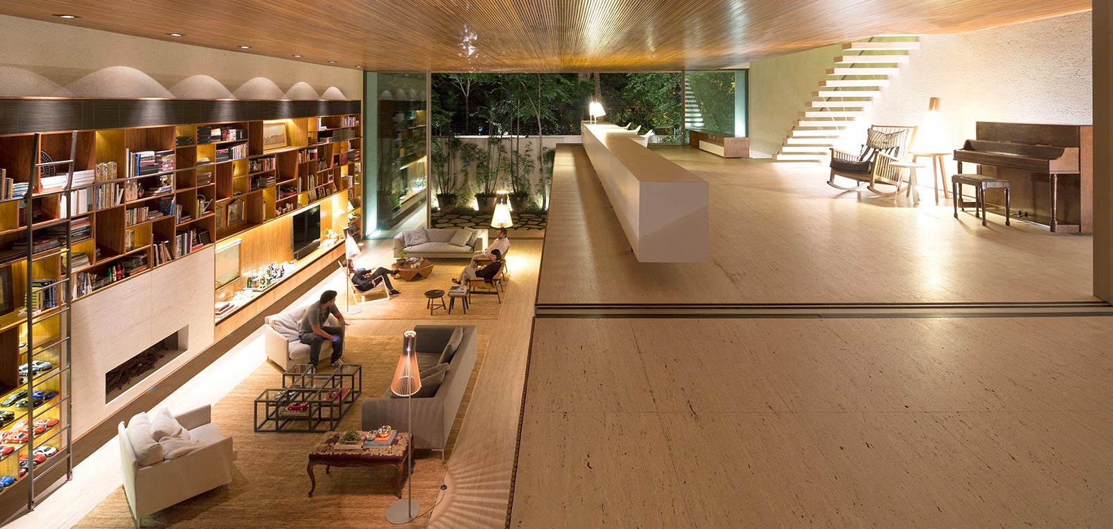 A modern Brazilian home organized just like the classic arcade game