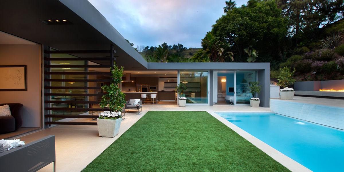 Angelo Residence - Poolside Los Angeles House