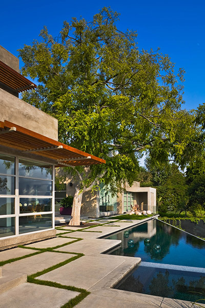 Bentley Residence - Contemporary House In Bel Air California Captures The Essence Of Indoor-Outdoor Living