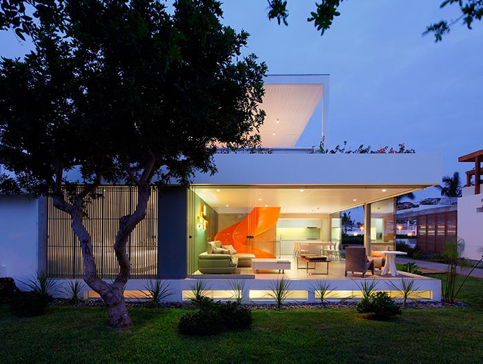 Casa Blanca Stunning House In Peru By Martin Dulanto