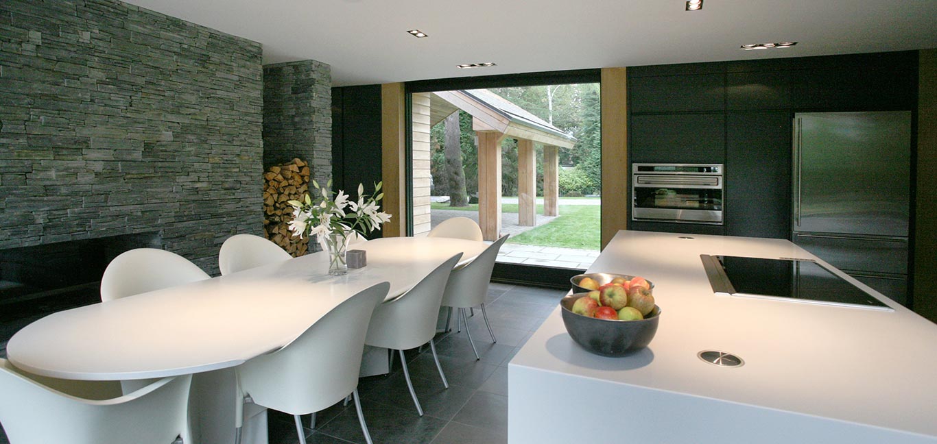Cedarwood by Nicolas Tye Architects Dining Room