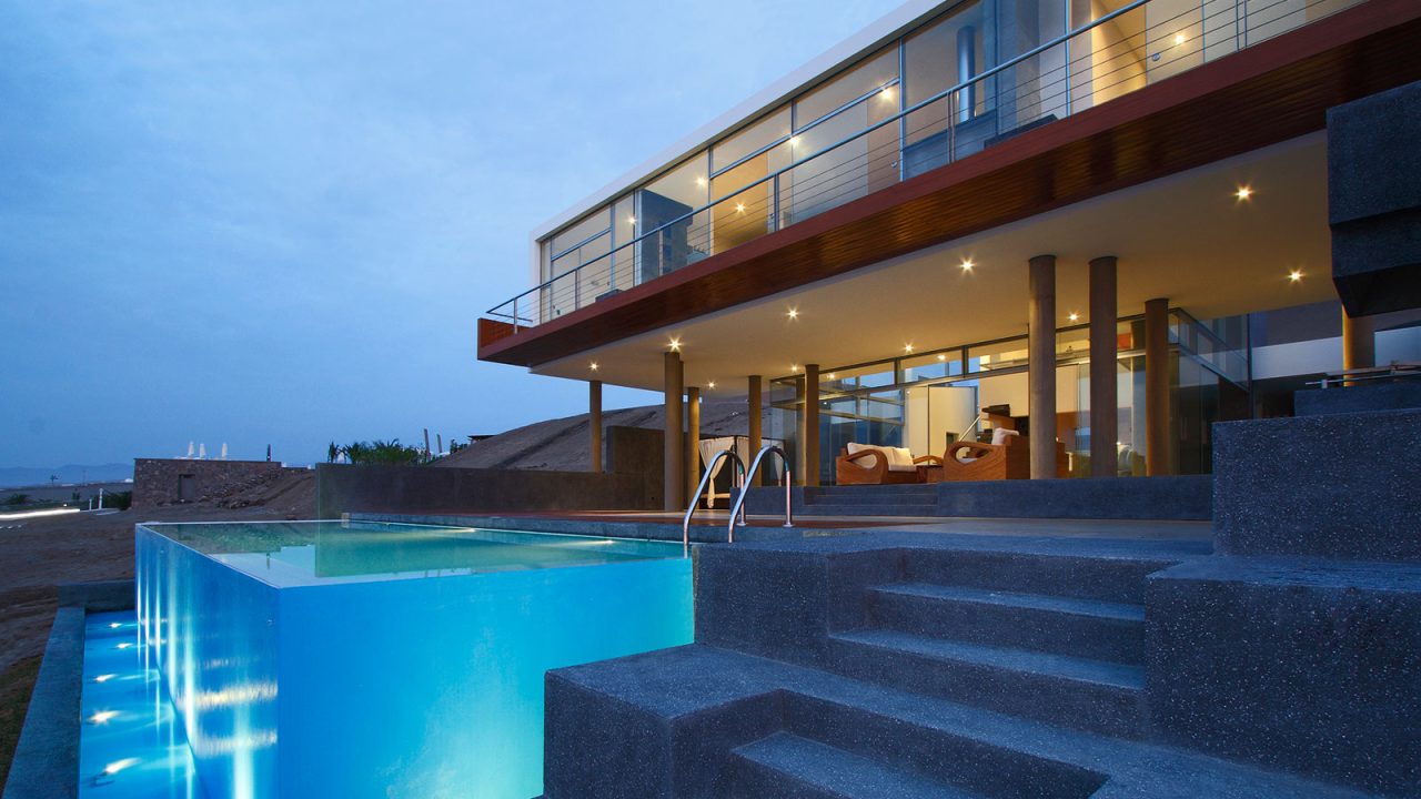 Contemporary beach house in Lima Peru - Beach House Q by Longhi Architects