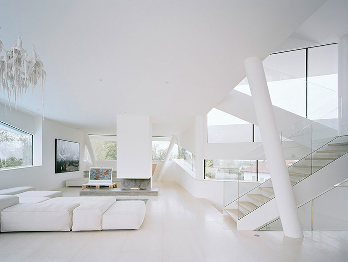 Futuristic All-White House Near Vienna With Luxurious White Interior