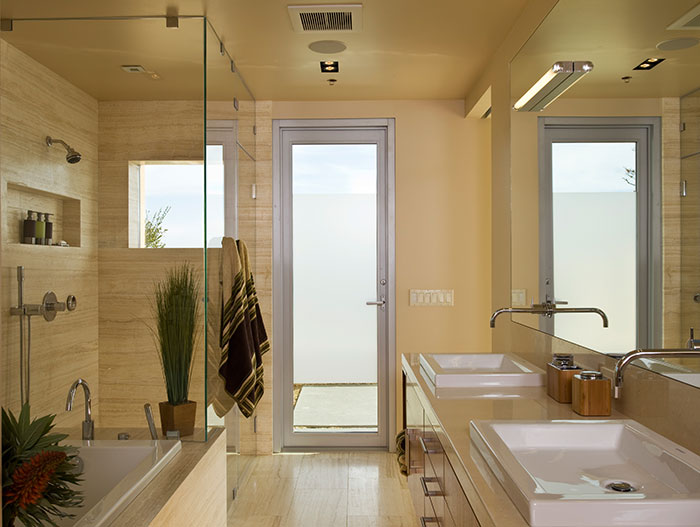 Garay Residence - Modern Bathroom