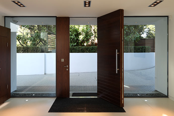 Greystones Residence by Nicolas Tye Architects Entryway