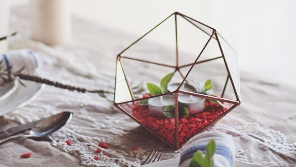 Adorable gift idea for home decor lovers: handmade geometric planters and candle holders