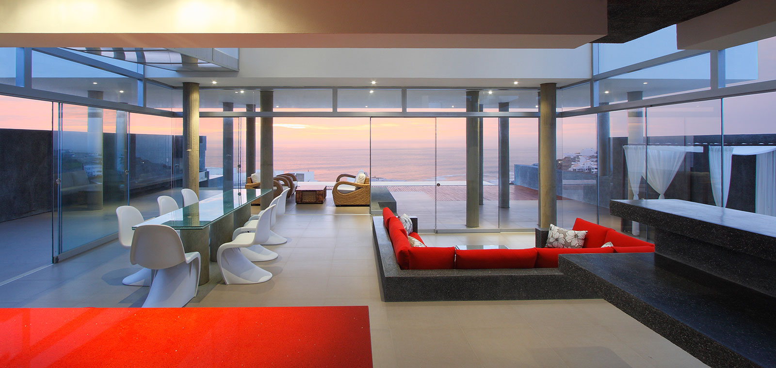 House Q - Contemporary beach house near Lima,Peru