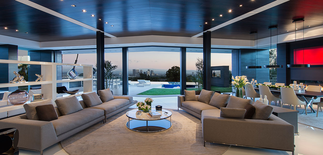 Laurel Way Residence: Contemporary living room design with impressive views