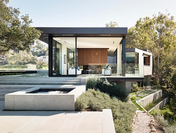 Oak Pass Residence Modern House With Infinity Pool Located In Beverly Hills