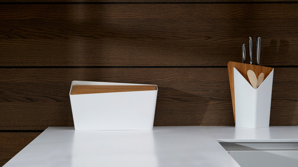 Stylish bread bin by black+blum