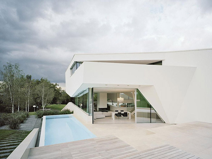 Ultra-Modern Futuristic All-White House With Large Garden And Pool