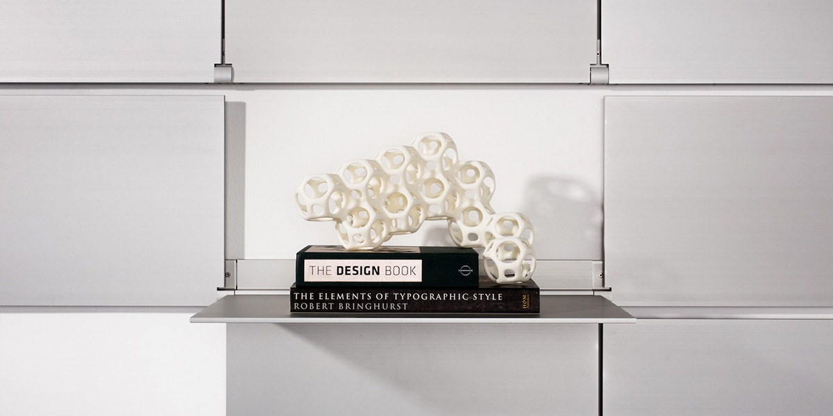 Versatile shelving system