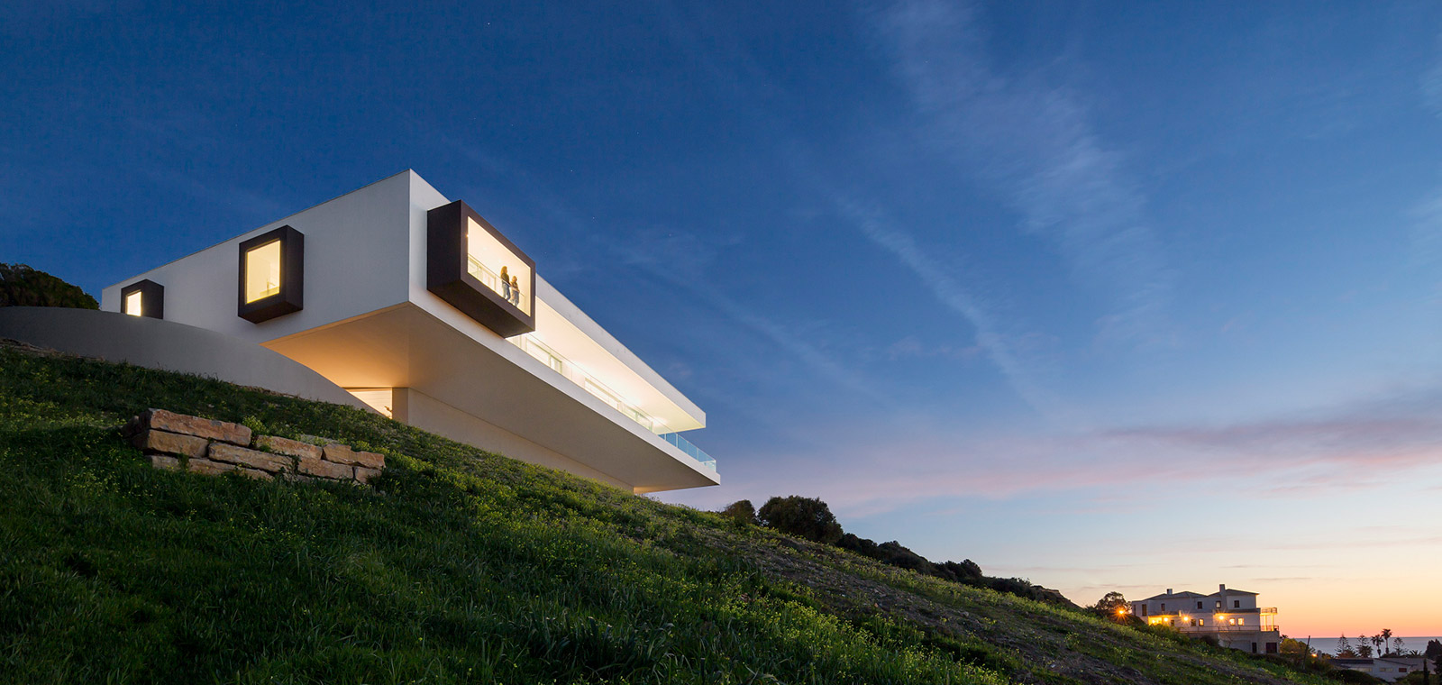 Villa Escarpa Stunning Bauhaus home by Mario Martins Atelier