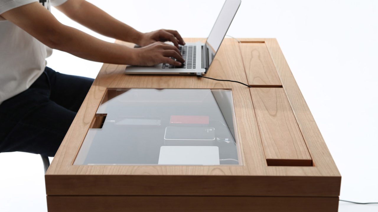WT Desk by Consentable