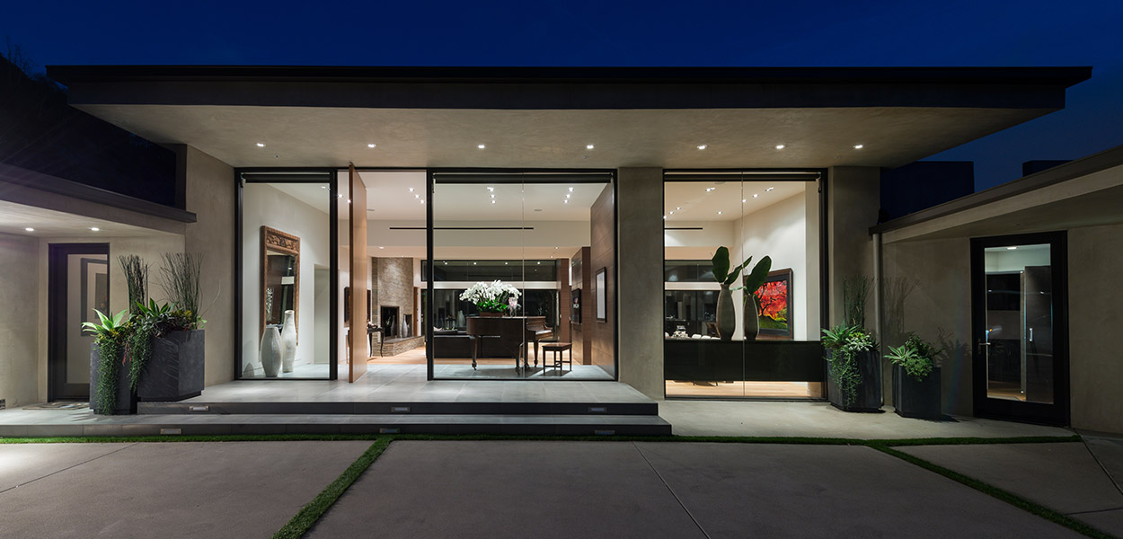 Wallace Ridge - A stylish modern home in Beverly Hills California