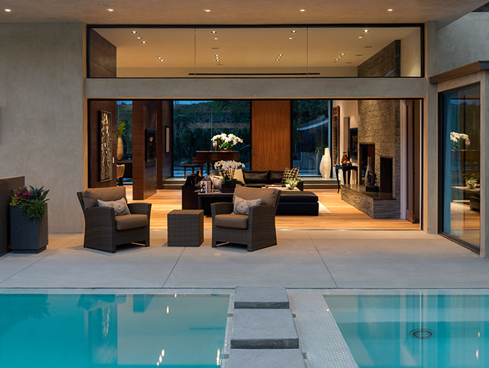 Wallace Ridge - Stylish home with stunning pool