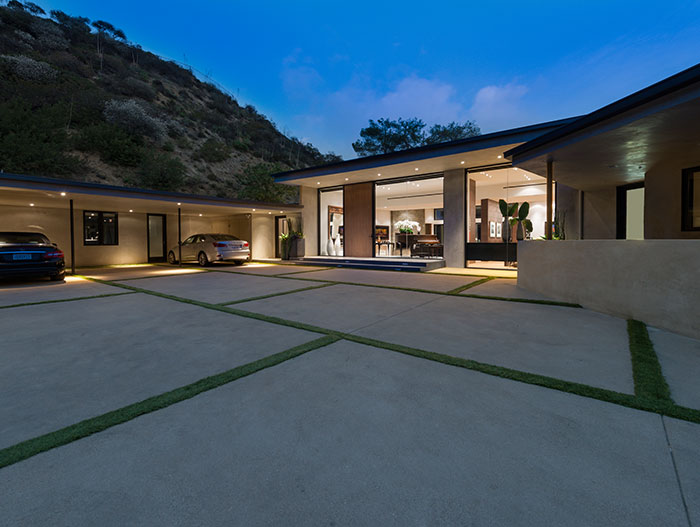 Wallace Ridge - Stylish modern home that suits the Beverly Hills lifestyle