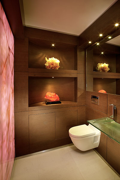 Akoya penthouse modern and inviting bathroom by Pepe Calderin Design