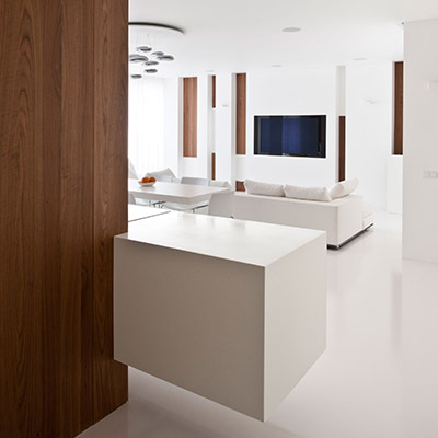 All white minimalist interior in Welton Park apartment, Moscow