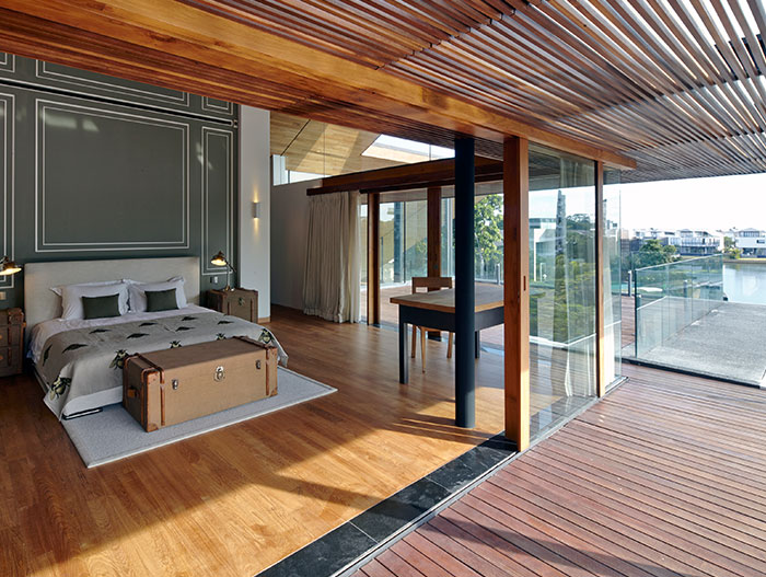 Amazing bedroom in Sentosa Cove, Singapore holiday retreat for family living by the sea by Robert Greg Shand Architects