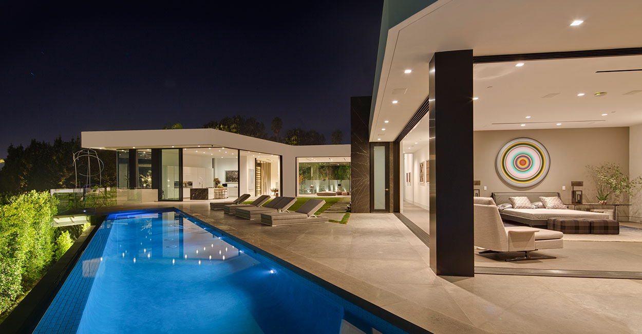 Amazing contemporary Californian mansion with gorgeous infinity pool by McClean Design