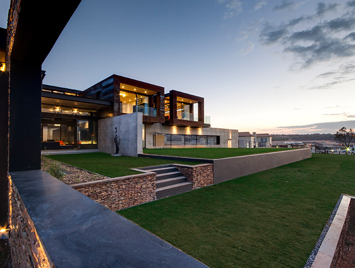 Amazing contemporary mansion with magnificent views, perfect for a lavish lifestyle - House Boz in South Africa