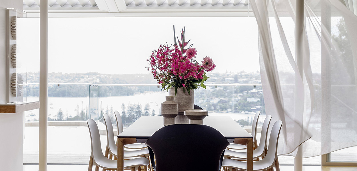 Amazingly beautiful dining room inside Martello Tower House by Luigi Rosselli Architects