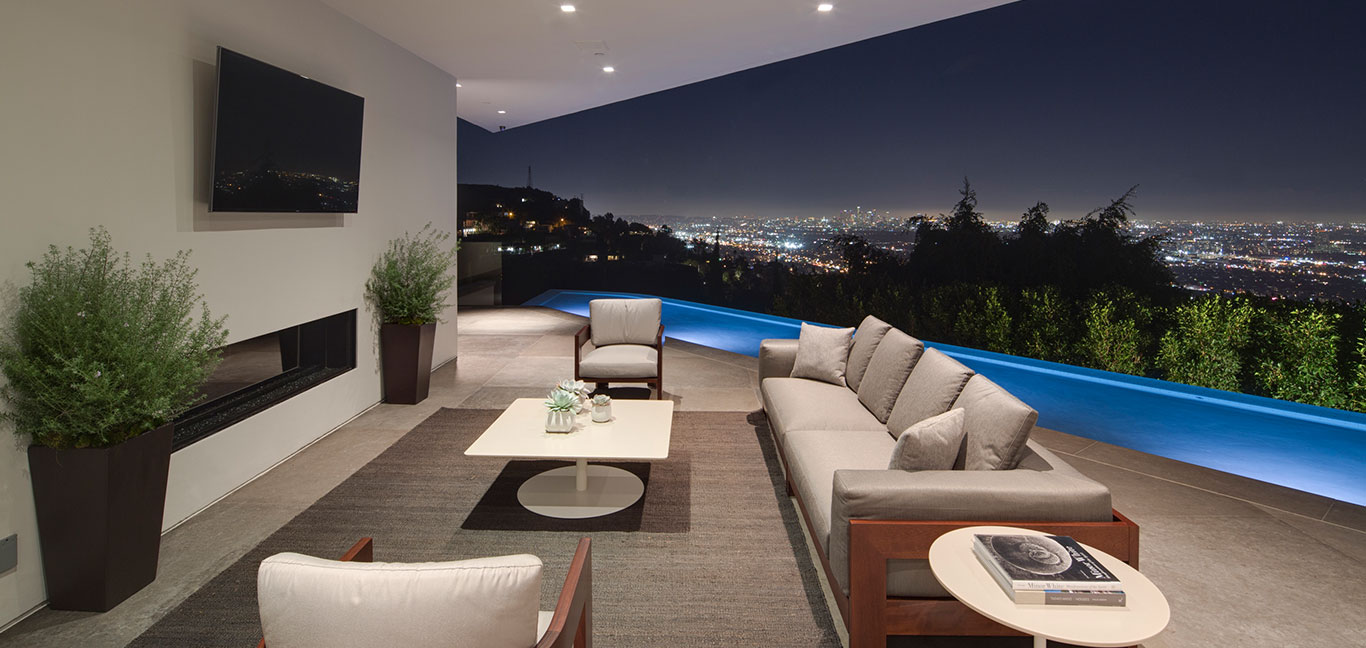Amazing mansion with spectacular views of Los Angeles, California, USA