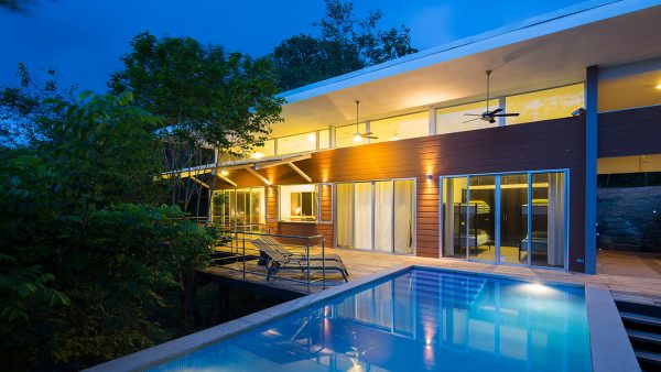 Seagull House: Amazing suspended house in Costa Rica blends with the dense forest - by Indigo Arquitectura