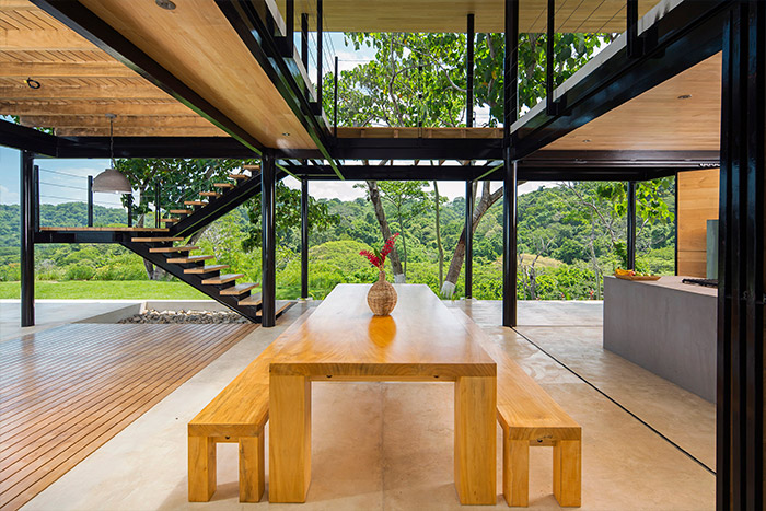 Beautiful interior design idea of an eco-friendly house in Costa Rica with breathtaking views of the ocean and jungle - by Benjamin Garcia Saxe