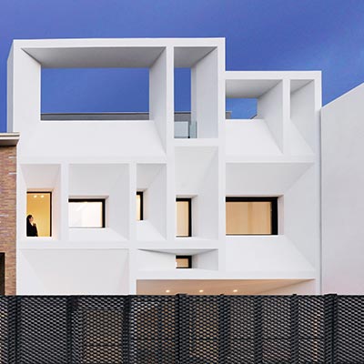 Casa Brise-Soleil in Valencia, Spain - designed by by Ruben Muedra Estudio de Arquitectura