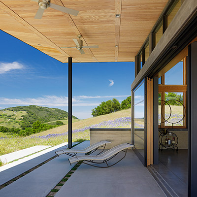 Caterpillar House by Feldman Architecture - contemporary Californian ranch house, perfect for an indoor-outdoor lifestyle