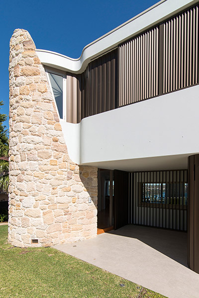 Contemporary architecture at its best : renovated Australian home by Luigi Rosselli Architects