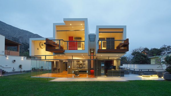 Contemporary architecture at its best: Breathtaking house in Peru by Longhi Architects