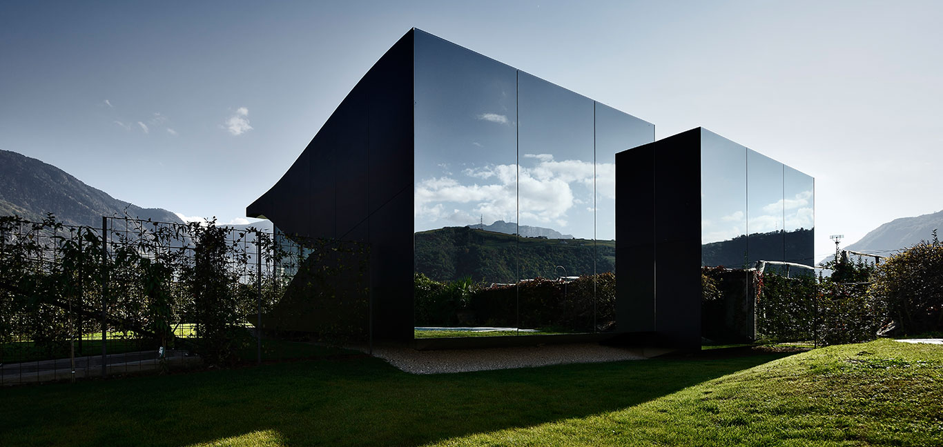 Mirror Houses - most striking vacation homes that you can book today - Bolzano, Italy