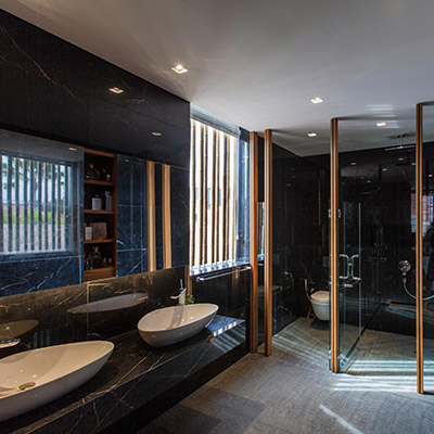 Contemporary bathroom in luxury house in East Singapore by Aamer Architects