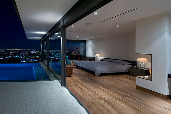 Contemporary bedroom design californian home