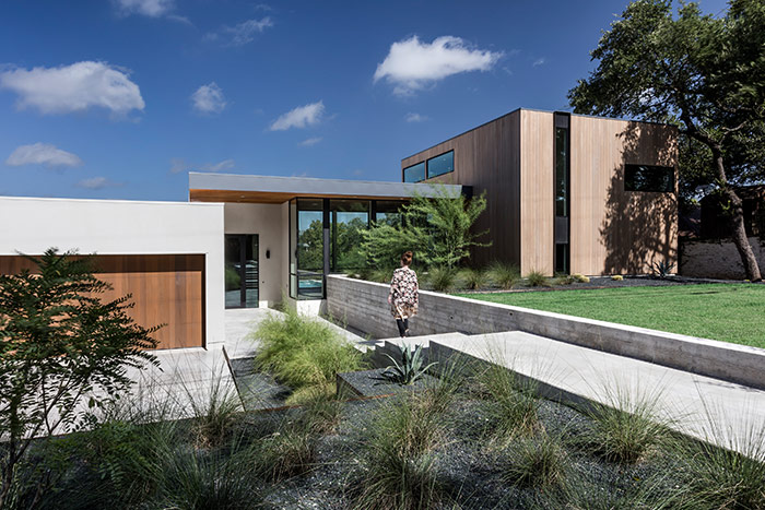 Dazzling house by Matt Fajkus Architecture lets the family enjoy an indoor-outdoor lifestyle