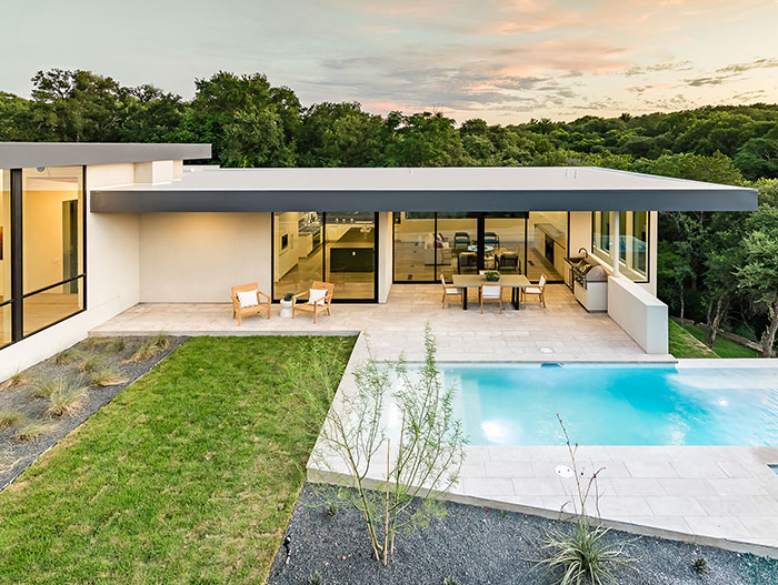 Dazzling house embraces the surrounding landscape - located in Austin, Texas and designed by Matt Fajkus Architecture