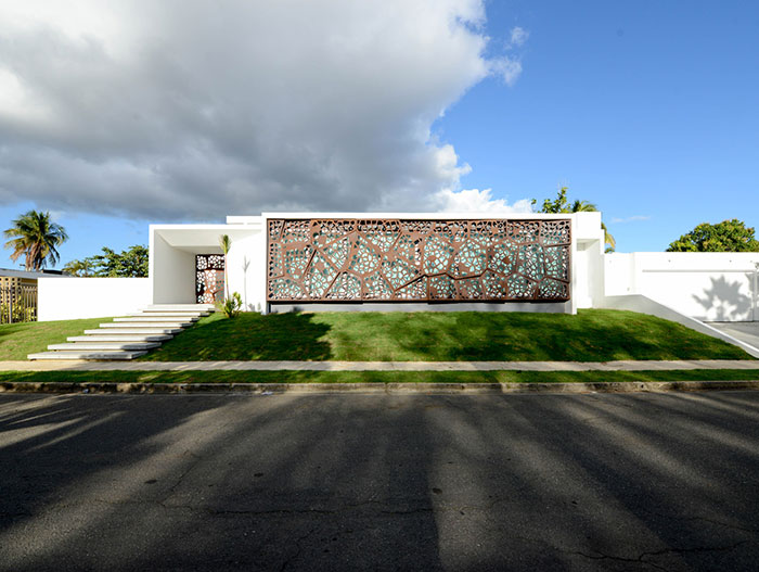 Gardenia 1691 by Diaz Paunetto Architects - award-winning renovation and expansion project with amazing sculptural steel screen