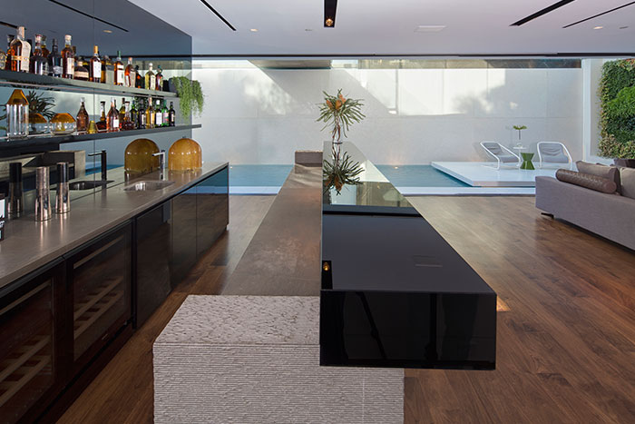 Gorgeous bar in Los Angeles mansion by McClean Design