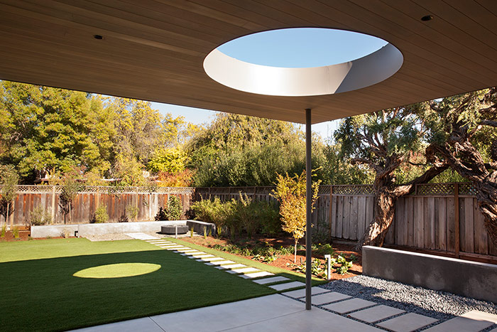 Lantern House backyard by Feldman Architecture - modern Palo Alto, California home
