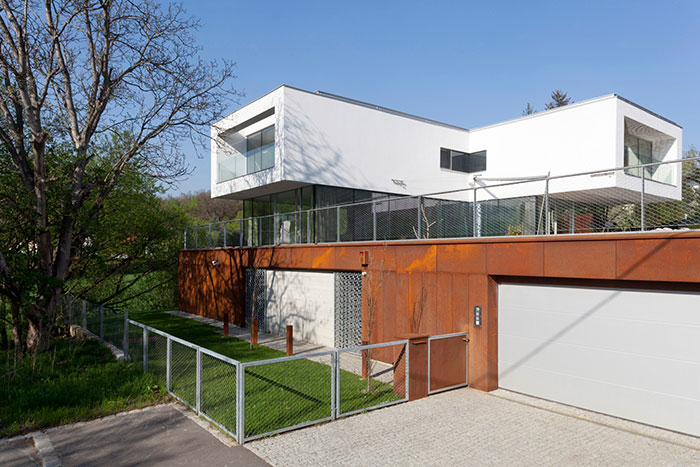 A light-filled, low-energy house in Vienna by Architekt Zoran Bodrozic