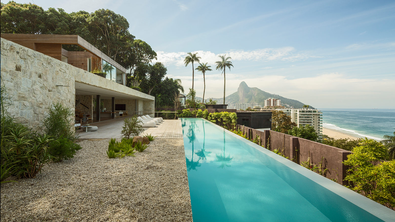 A luxurious modern house in Rio de Janeiro, Brazil that praises the landscape