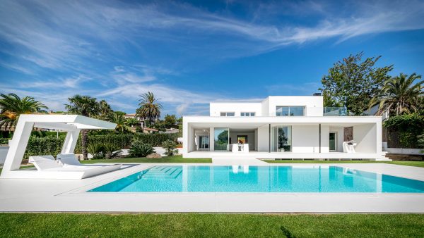 From grandma’s house to a gorgeous Mediterranean-inspired modern residence near Barcelona by 08023 Architects