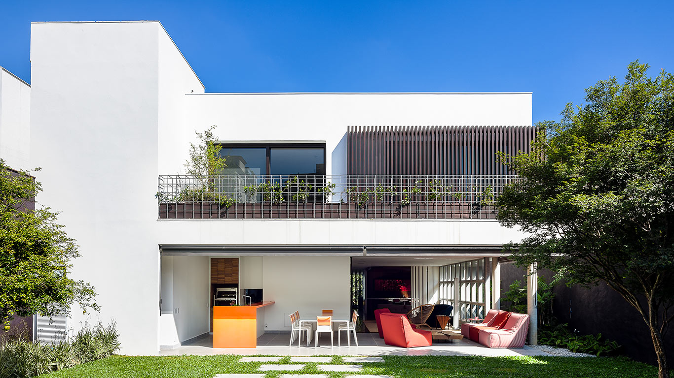 Modern AA House in Sao Paulo boasts unique design and custom furniture pieces by Pascali Semerdjian Architects
