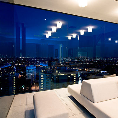 Modern Hollywood bachelor pad with stunning views by Whipple Russell Architects