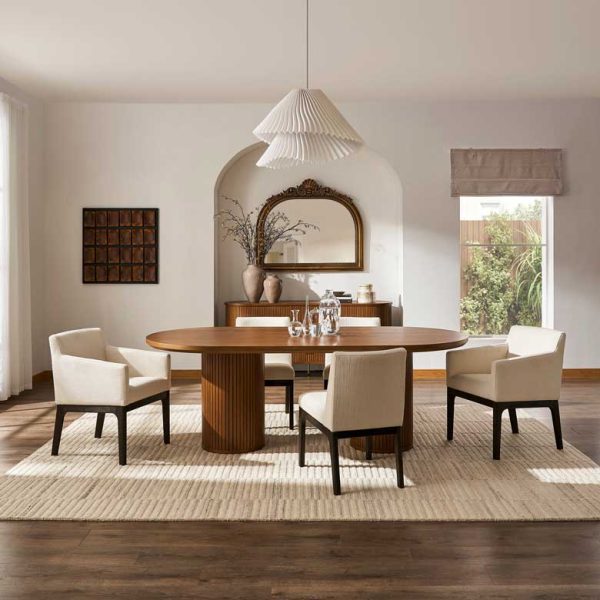 12 Oval Dining Tables That Will Elevate Your Dining Room | 10 Stunning ...