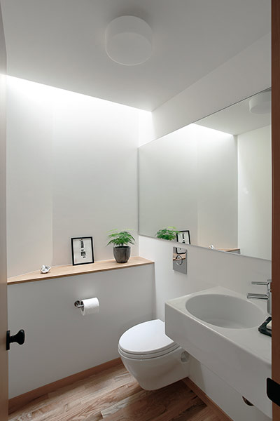 Modern white bathroom design remodeled Seattle, USA residence for a modern family lifestyle